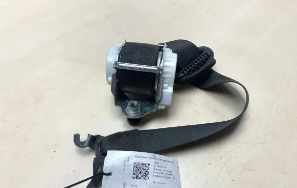BMW X1 E84 Front seatbelt 33017492B