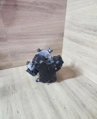 Volvo S80 Fuel injection high pressure pump 0445010111 30756125