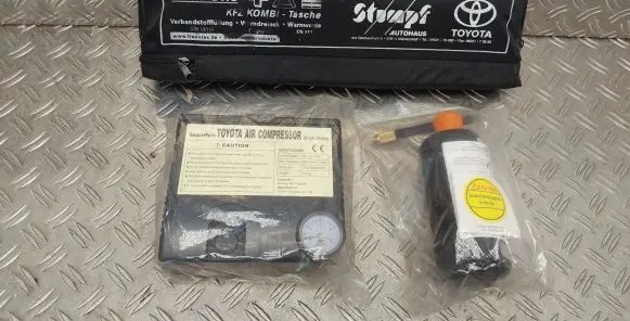 Toyota Auris E180 Tire air pump compressor 
