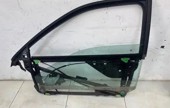 Audi A3 S3 8L Front door window regulator with motor 8L3837753A