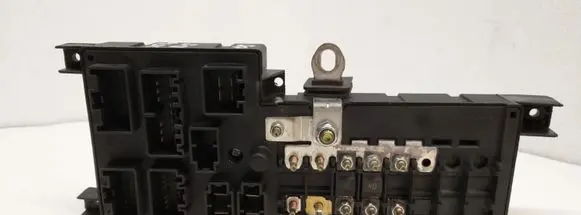 Volvo XC70 Fuse module 30728008 518828108