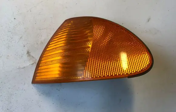 BMW 3 E46 Front indicator light 1315106140 0311328001 6902765