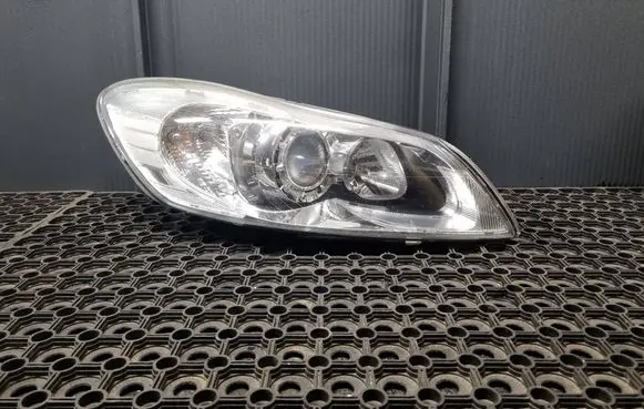Volvo C30 Headlight/headlamp 31299815 0301255202 E08A6184