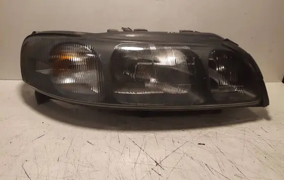 Volvo V70 Headlight/headlamp 89006821 8659611 04HCR2502AD1