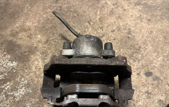 BMW 3 E90 E91 Front brake caliper 5724300