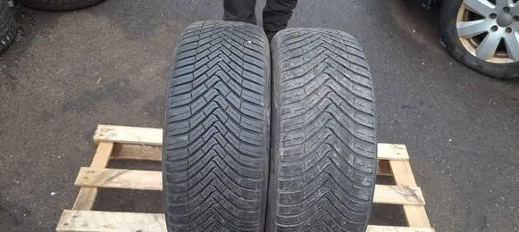 Volvo V40 R16 winter tire 