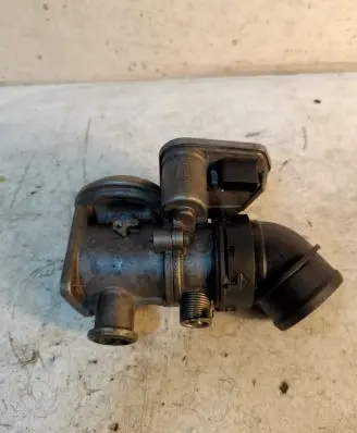 BMW 5 E60 E61 EGR valve 70045000