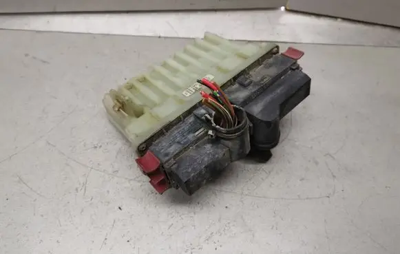 Opel Astra G Fan control module 24462347