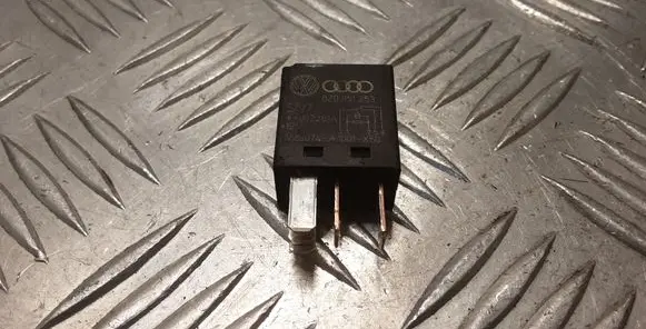 Audi A6 S6 C6 4F Other relay 8Z0951253