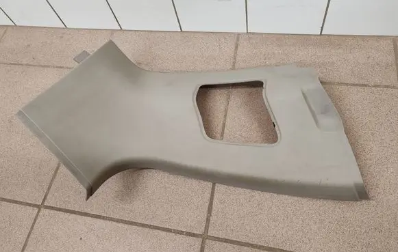 Volvo V50 (D)pillar trim (top) 8641781