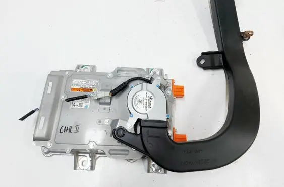 Toyota C-HR II Voltage converter/converter module G90P010010