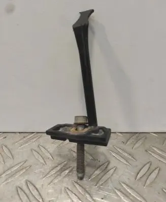Battery bracket
