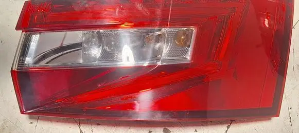 Skoda Superb B8 (3V) Rear/tail lights 3V9945208A SK482BA 16072020