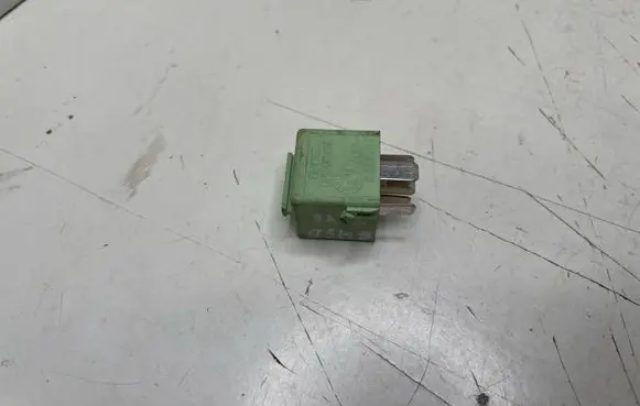 BMW 3 E46 Other relay 8373700 6136 23134K59X312