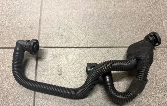 Porsche Boxster 987 Breather hose/pipe 06F103235