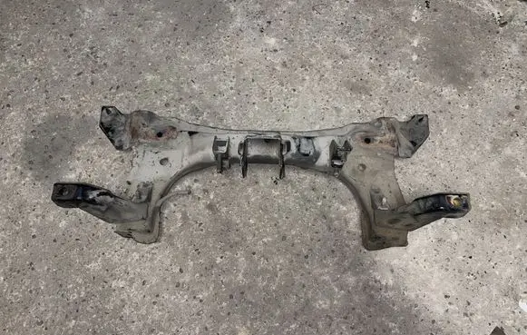 KIA Carens I Front subframe