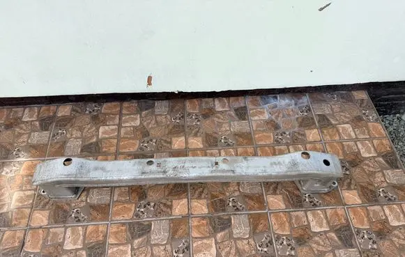 Vauxhall Astra K Rear bumper cross member 39016274