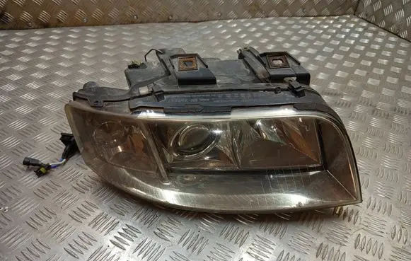 Audi A6 S6 C5 4B Headlight/headlamp 15592400