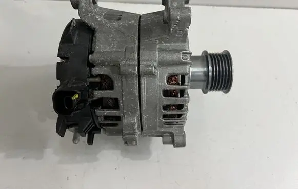 BMW 2 Active Tourer U06 Generator/alternator 9895651 5A504F9