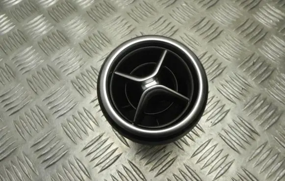 Rear air vent grill