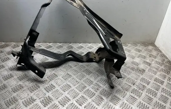 Mercedes-Benz C W204 Headlight/headlamp mounting bracket A2046201291