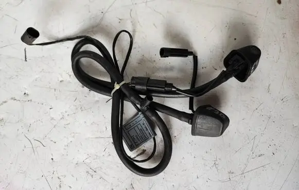BMW 3 E90 E91 Windshield washer spray nozzle 6928635