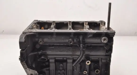 Opel Astra J Engine block 55582954