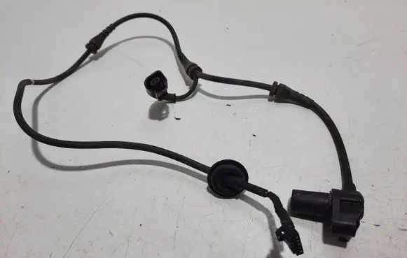 Audi A4 S4 B7 8E 8H ABS brake wheel speed sensor 0265006682