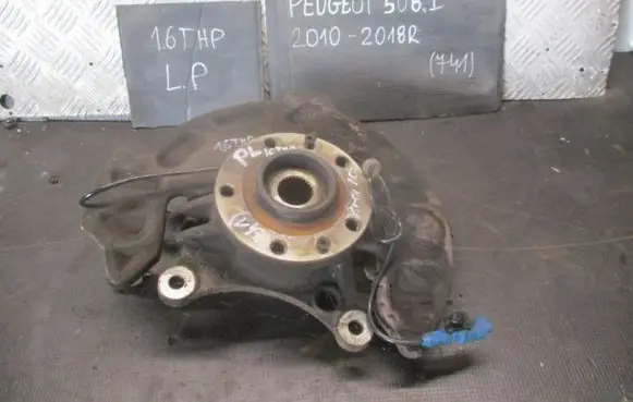 Peugeot 508 Front wheel hub spindle knuckle
