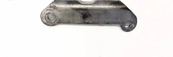 Engine mounting bracket
