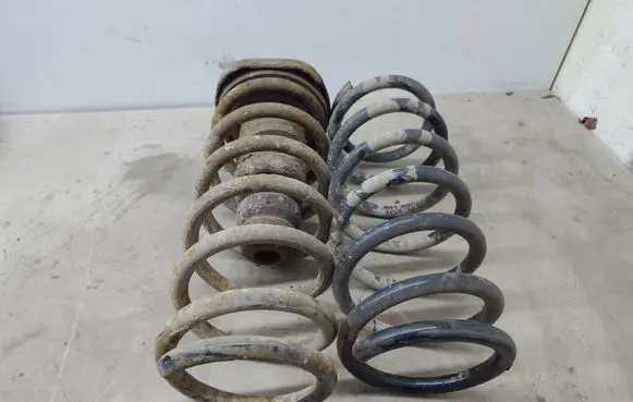 Volvo XC60 Rear coil spring