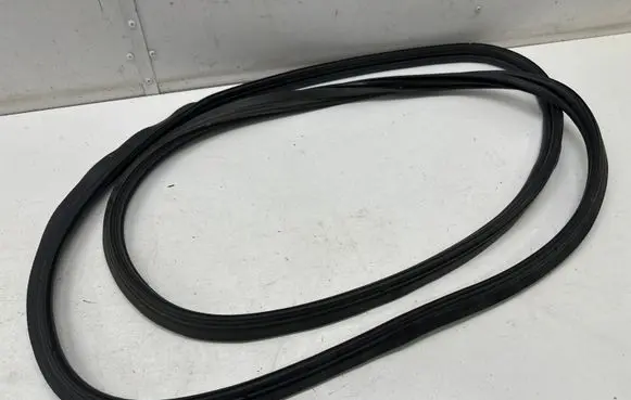 BMW X7 G07 Loading door rubber seal (on body) 
