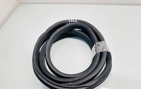 Mercedes-Benz GLK (X204) Front door rubber seal 