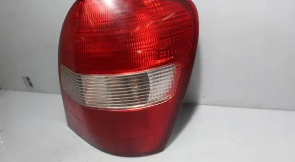 Mazda 323 F Rear/tail lights