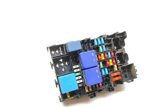 Renault Megane IV Fuse module 243800453R