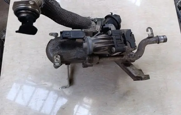 Peugeot 208 EGR valve 9671187780