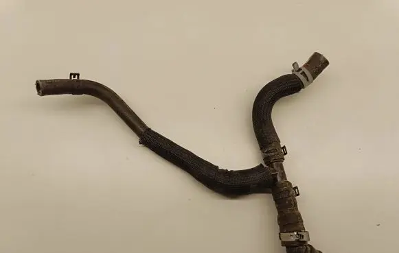Chrysler Pacifica Engine coolant pipe/hose 5751209087