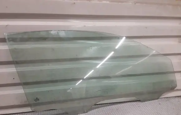 Volkswagen Polo IV 9N3 Front door window/glass (coupe) 