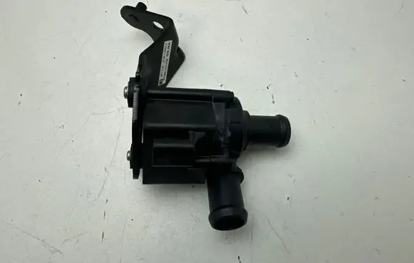 Audi A3 S3 8V Electric auxiliary coolant/water pump 5Q0965561B