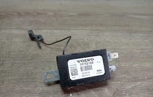 Volvo C30 Aerial antenna amplifier 30752169