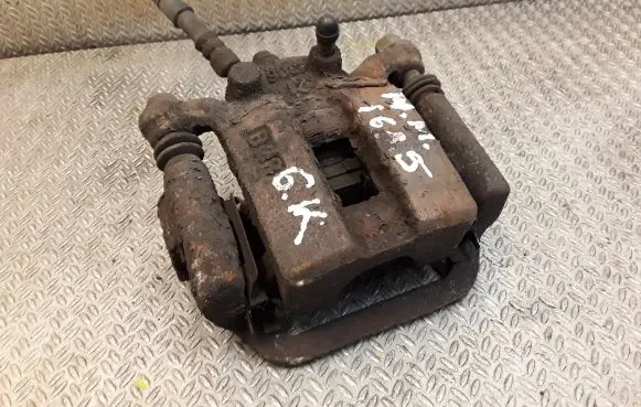 Nissan Murano Z50 Rear brake caliper