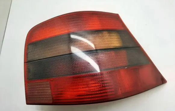 Volkswagen Golf V Rear/tail lights 1J6945112S