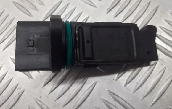 Skoda Octavia Mk2 (1Z) Mass air flow meter F00262055