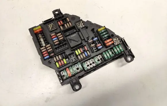 BMW 5 GT F07 Fuse module 317033452 9252812 02326577