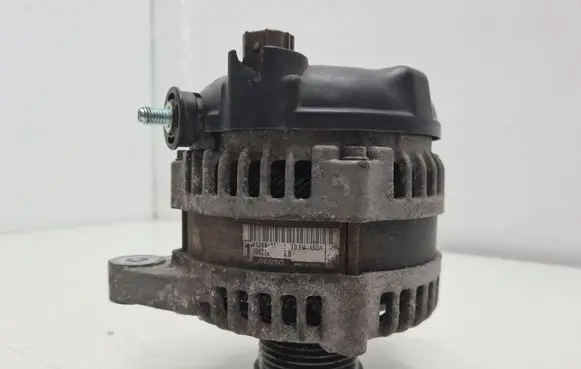 Hyundai Santa Fe Generator/alternator 373002F200