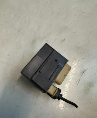 Peugeot 308 SW Glow plug pre-heat relay 9662570880