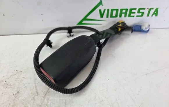 Honda CR-V Front seatbelt buckle 6201780A