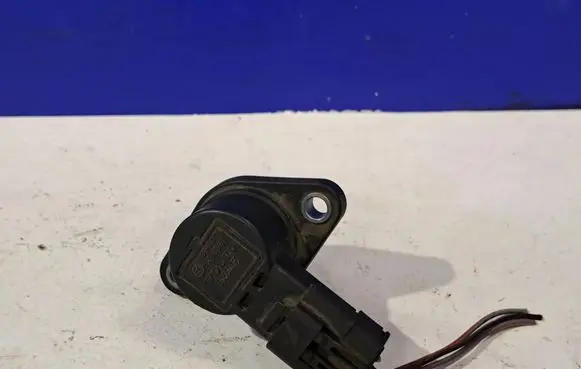 Volvo V70 Fuel pressure sensor 30650797 67R010097