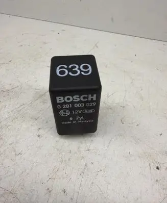 Audi A4 S4 B7 8E 8H Glow plug pre-heat relay 4E0907282A