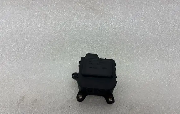 Audi A6 Allroad C6 Air flap motor/actuator 8D1820511B